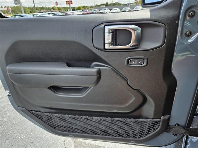 new 2025 Jeep Wrangler car, priced at $34,568
