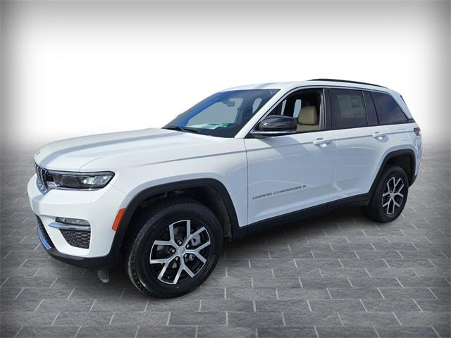 new 2025 Jeep Grand Cherokee car, priced at $41,999