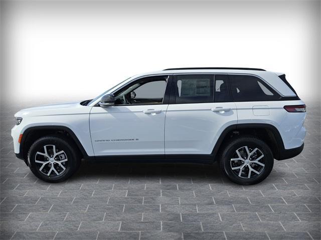 new 2025 Jeep Grand Cherokee car, priced at $41,999