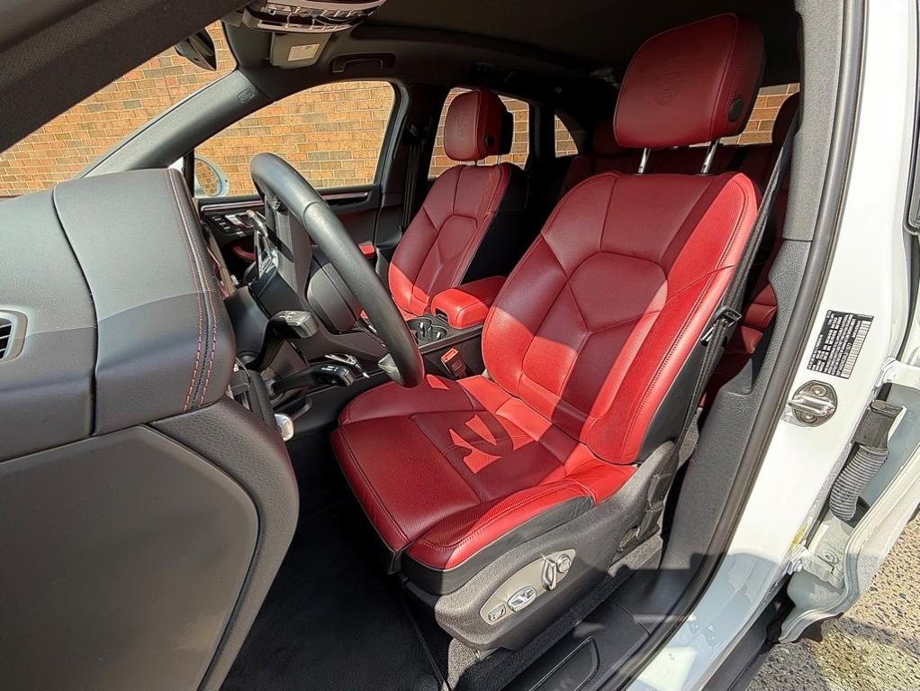used 2024 Porsche Macan car