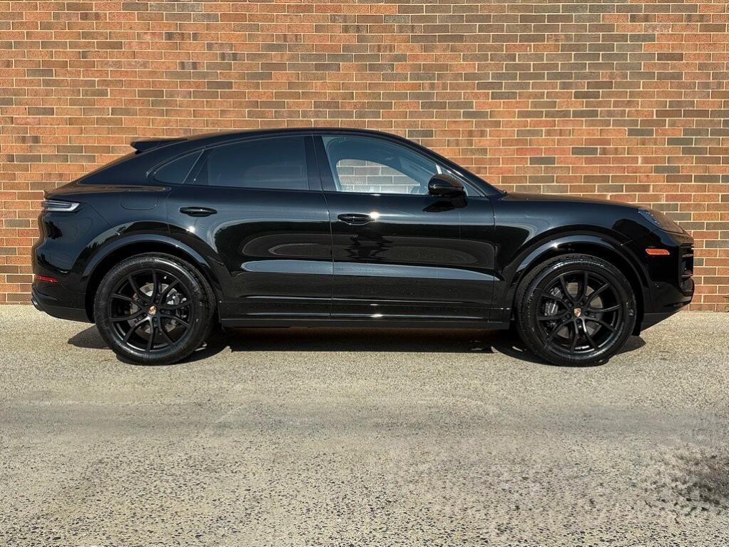 new 2025 Porsche Cayenne car, priced at $110,585