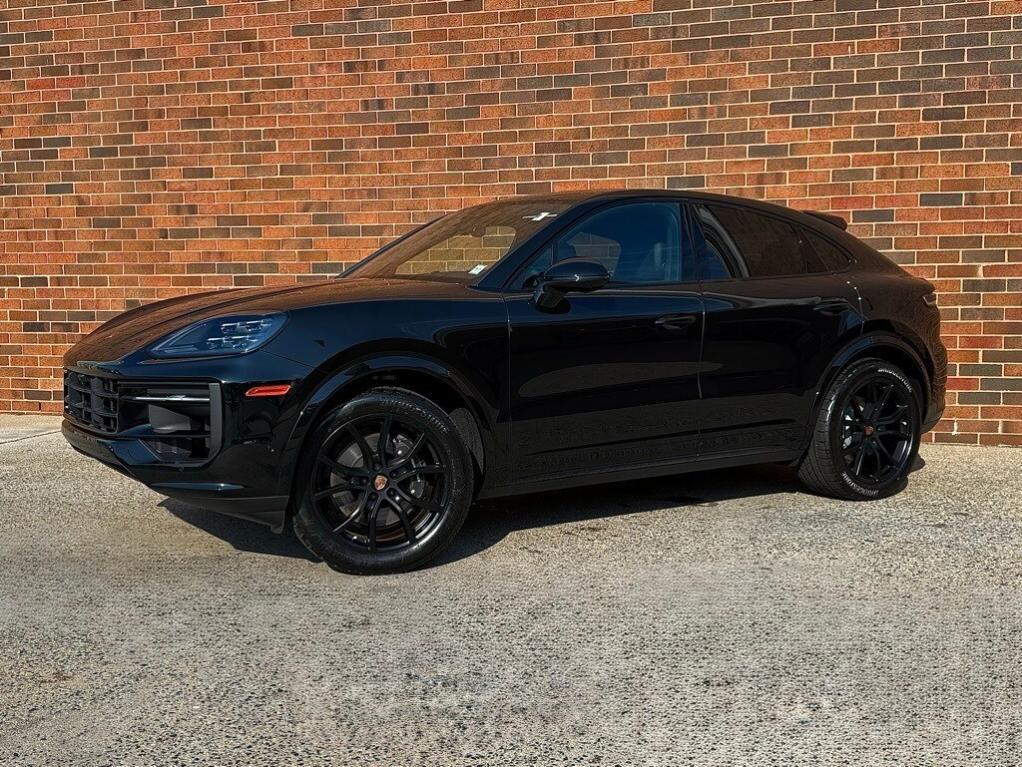 new 2025 Porsche Cayenne car, priced at $110,585