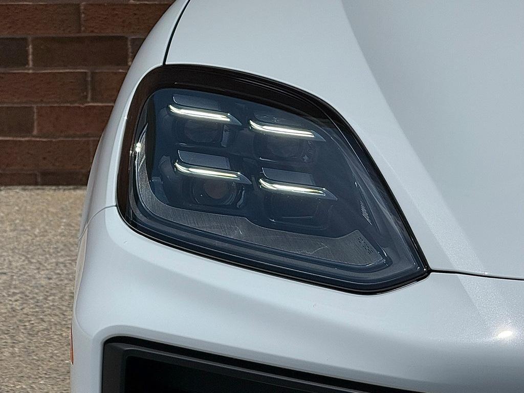 new 2025 Porsche Cayenne car, priced at $114,625