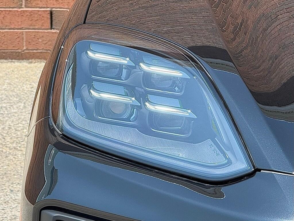new 2025 Porsche Cayenne car, priced at $137,385