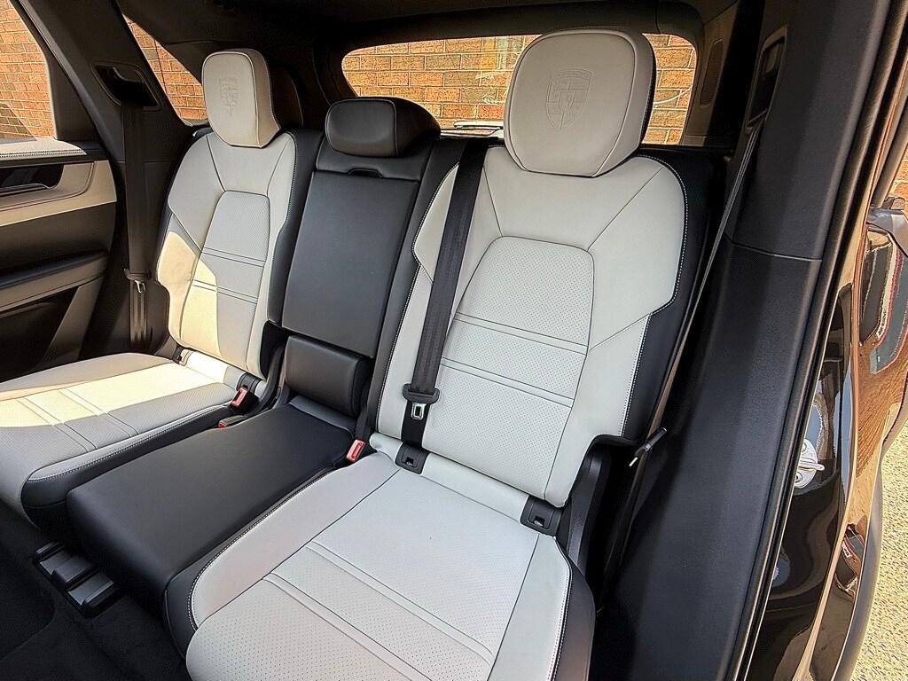 new 2025 Porsche Cayenne car, priced at $137,385