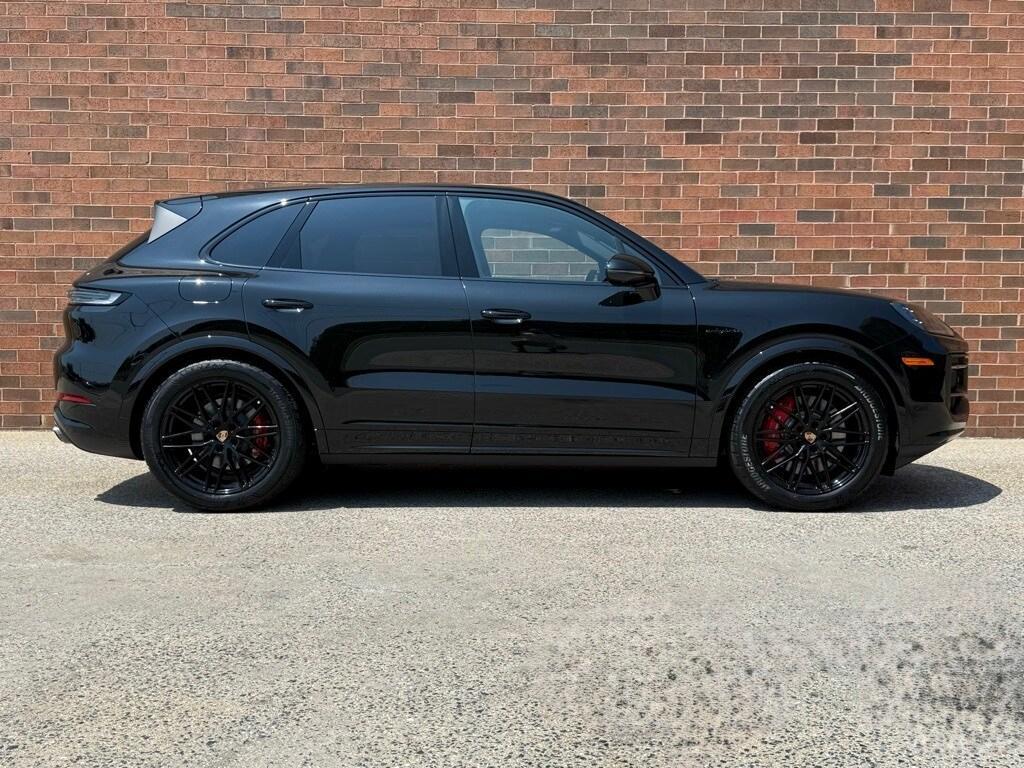 new 2025 Porsche Cayenne car, priced at $137,385