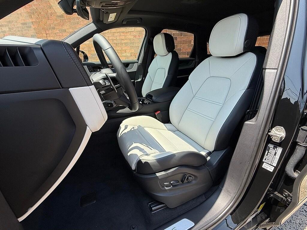 new 2025 Porsche Cayenne car, priced at $137,385