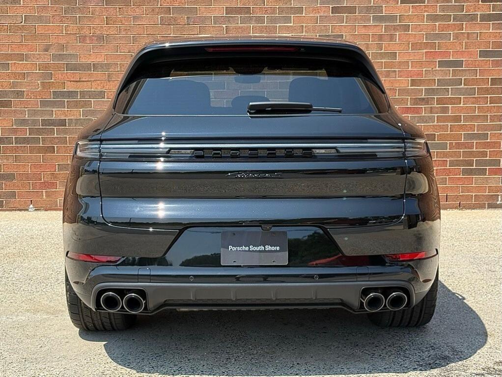 new 2025 Porsche Cayenne car, priced at $137,385