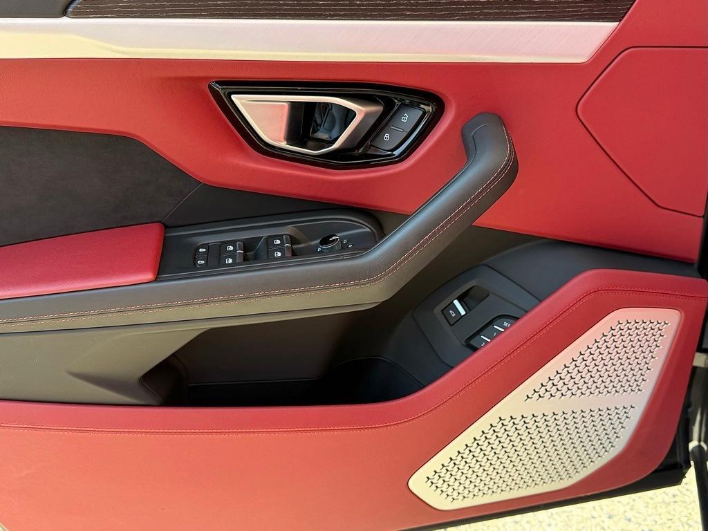 used 2022 Lamborghini Urus car, priced at $229,000