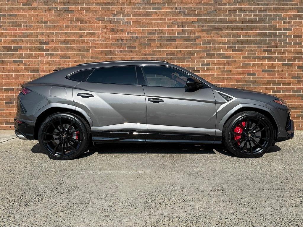 used 2022 Lamborghini Urus car, priced at $229,000