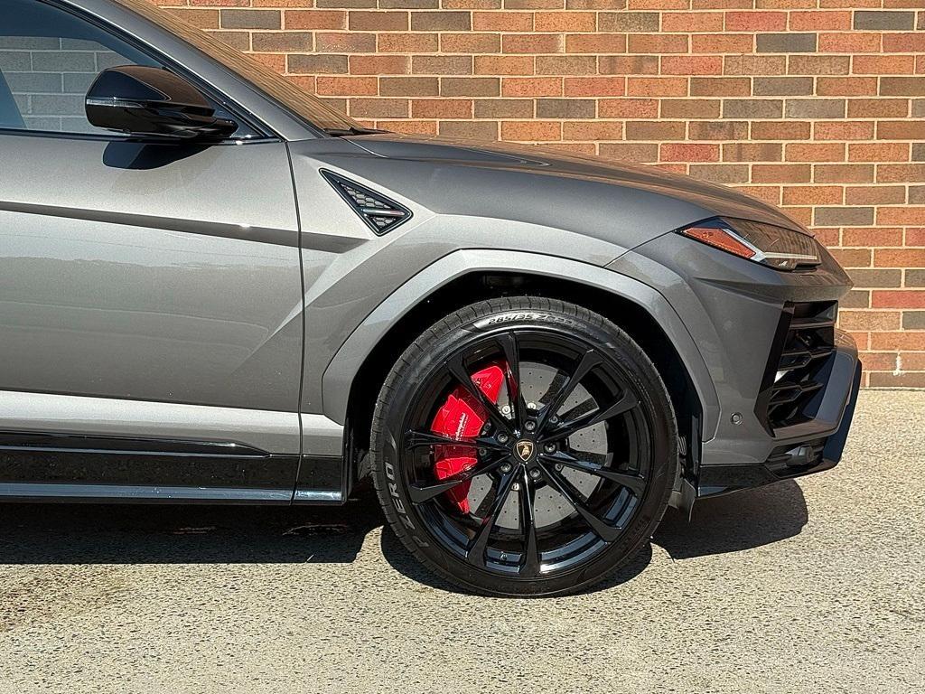 used 2022 Lamborghini Urus car, priced at $229,000