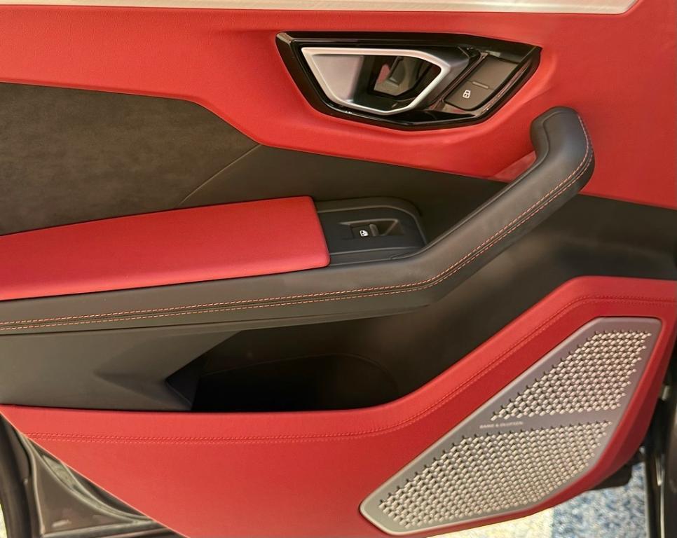 used 2022 Lamborghini Urus car, priced at $229,000