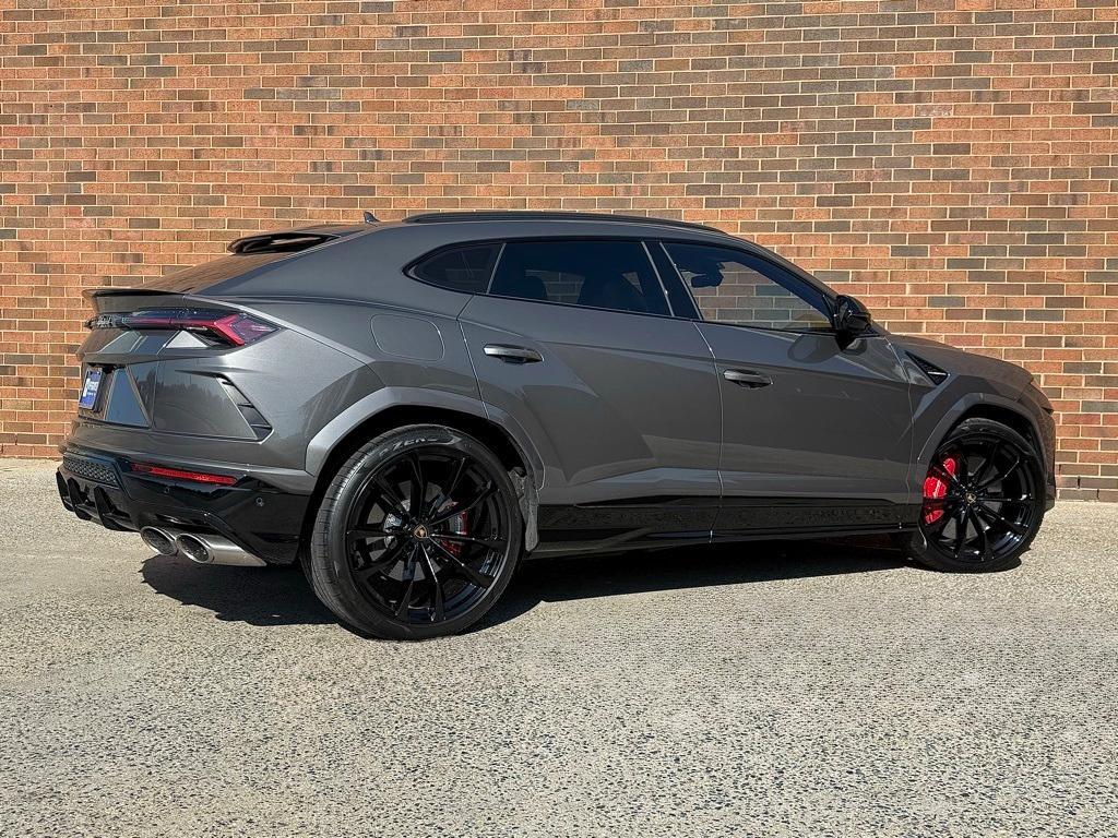 used 2022 Lamborghini Urus car, priced at $229,000