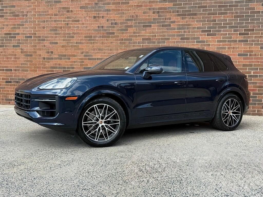 new 2025 Porsche Cayenne car, priced at $128,105