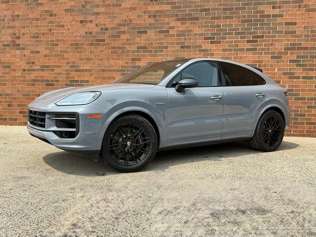 new 2025 Porsche Cayenne car, priced at $125,985
