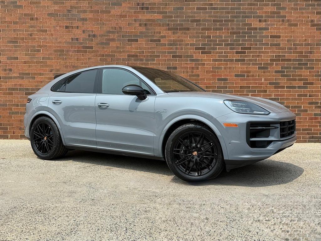 new 2025 Porsche Cayenne car, priced at $125,985