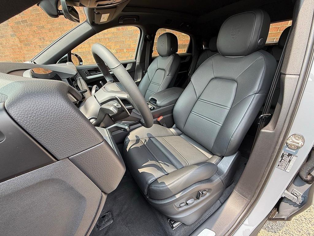 new 2025 Porsche Cayenne car, priced at $125,985