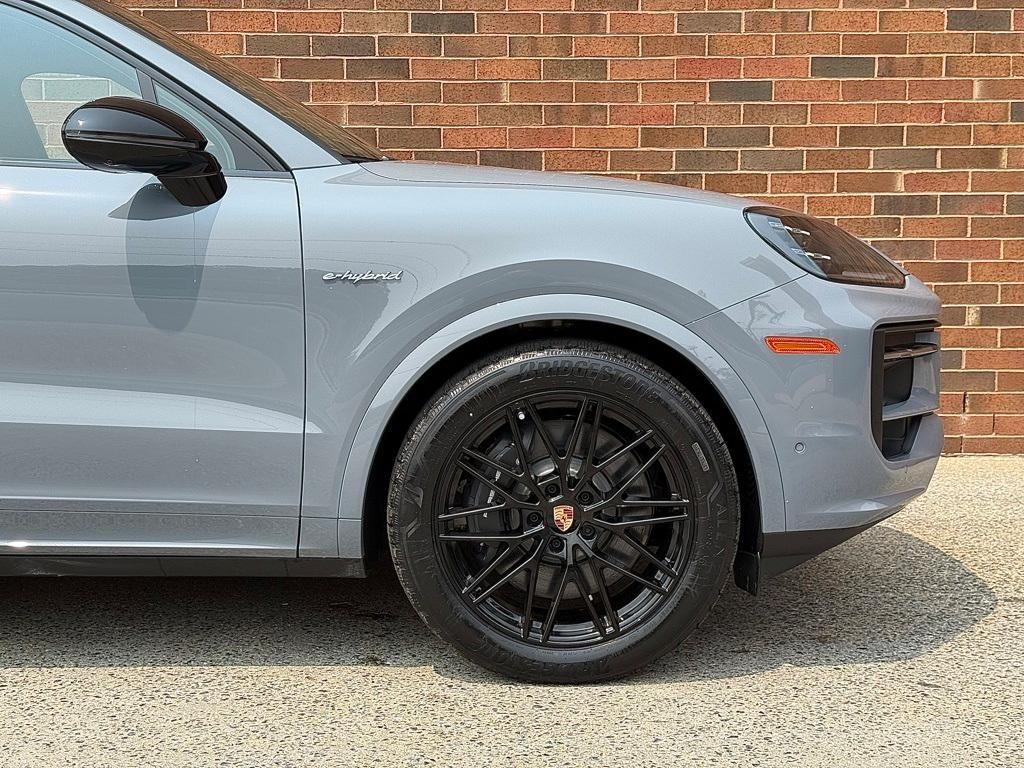 new 2025 Porsche Cayenne car, priced at $125,985