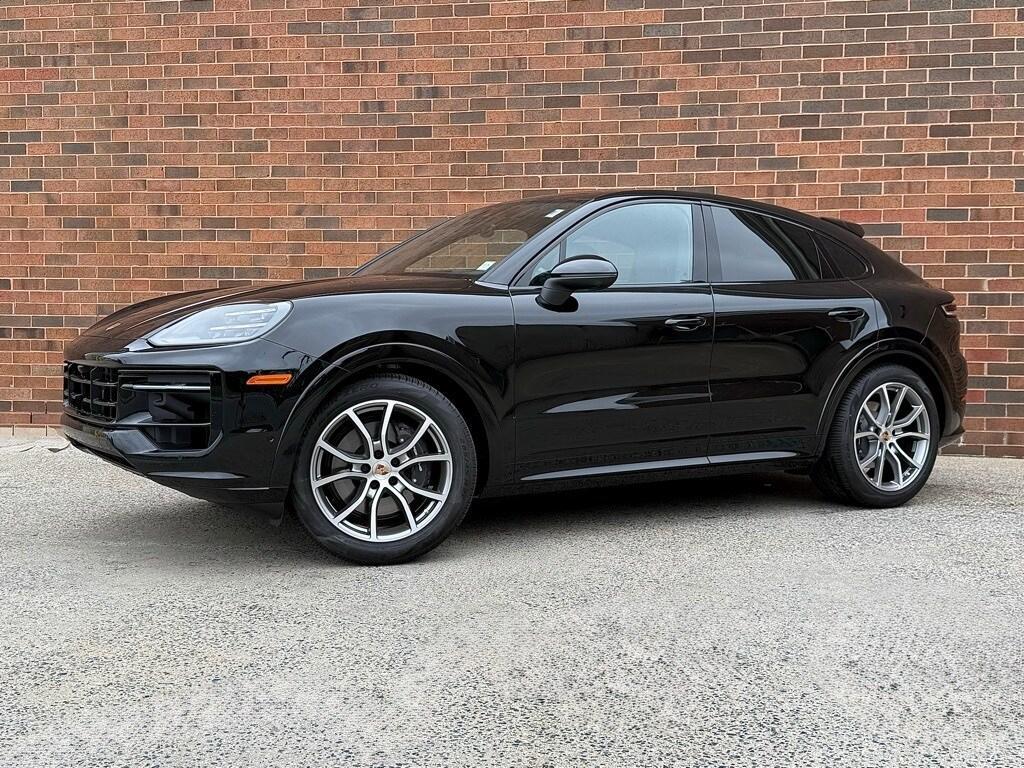 new 2025 Porsche Cayenne car, priced at $117,045