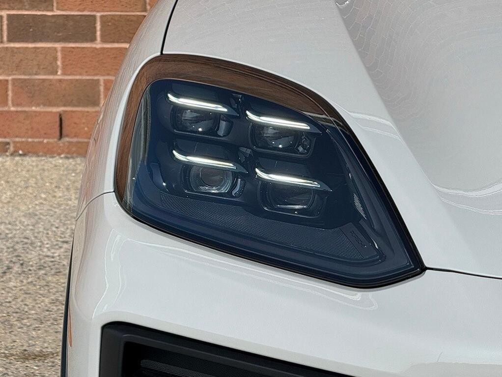 new 2025 Porsche Cayenne car, priced at $162,275