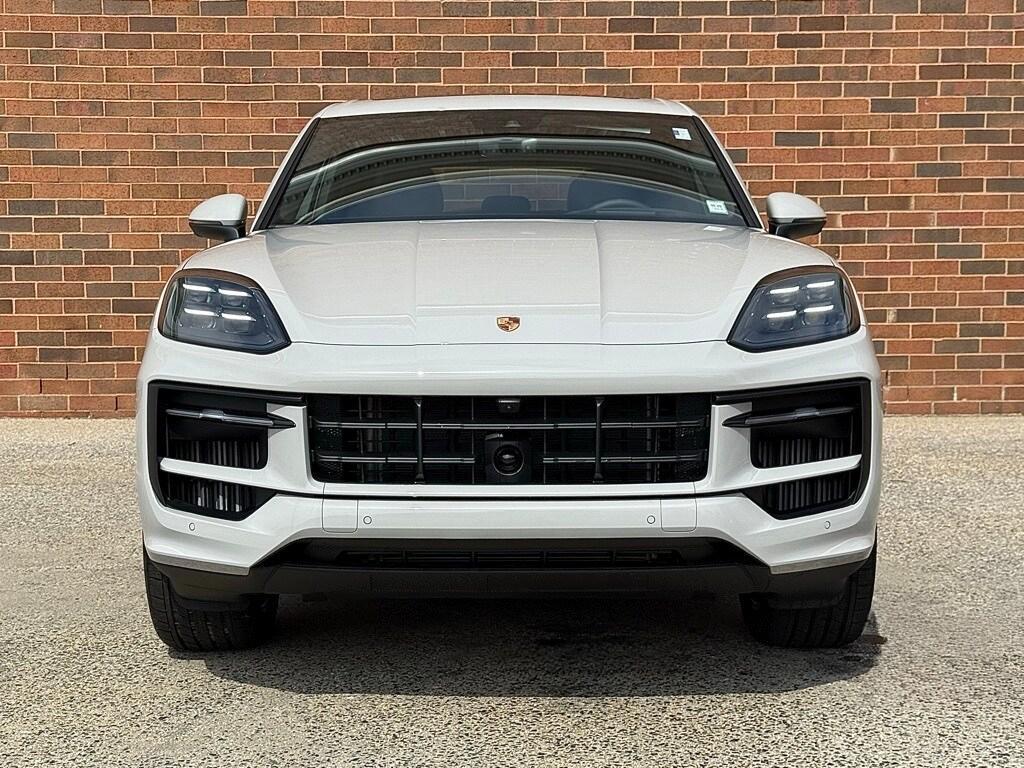 new 2025 Porsche Cayenne car, priced at $110,085