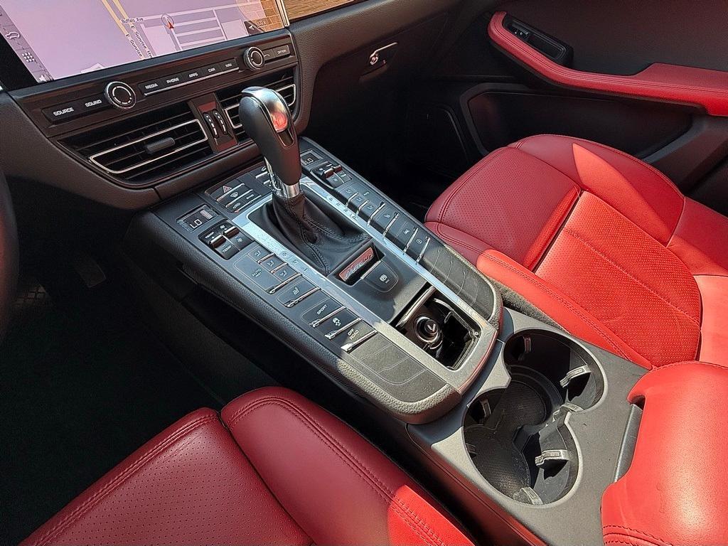 used 2021 Porsche Macan car