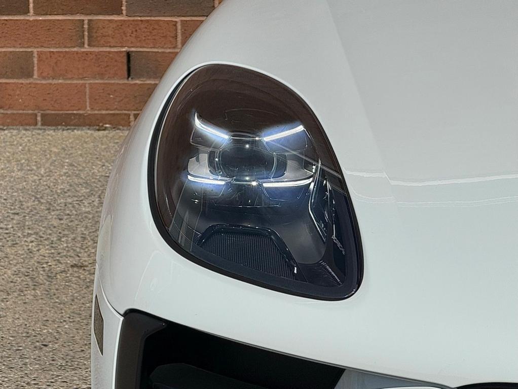 used 2021 Porsche Macan car
