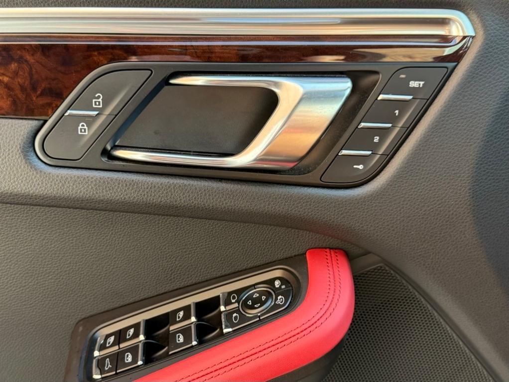 used 2021 Porsche Macan car