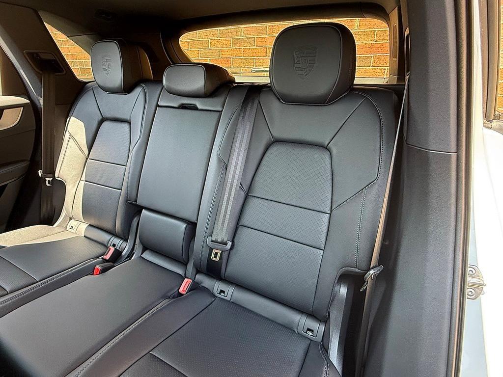 new 2025 Porsche Cayenne car, priced at $106,235
