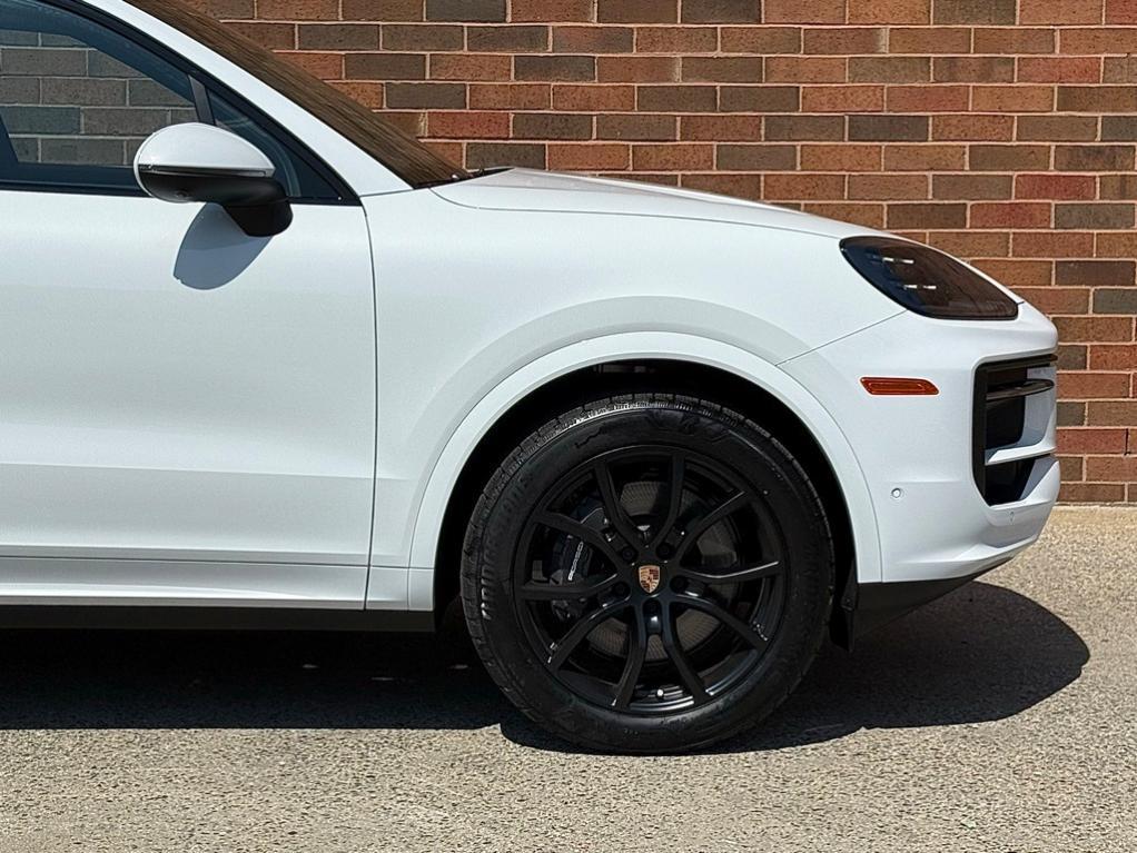 new 2025 Porsche Cayenne car, priced at $106,235