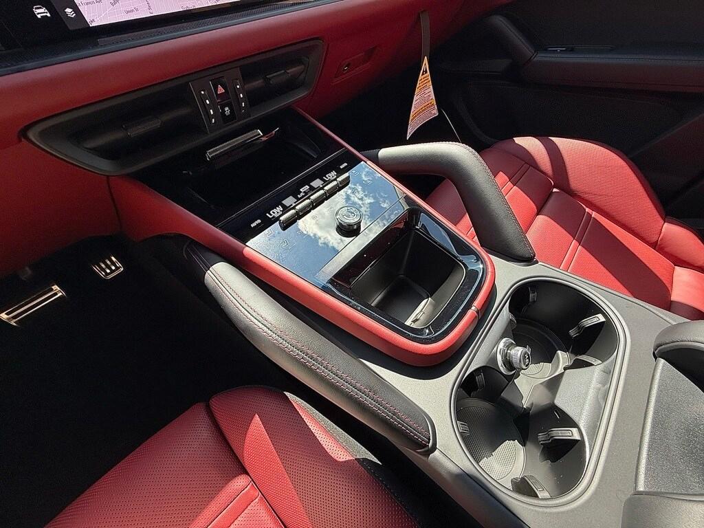 new 2025 Porsche Cayenne car, priced at $159,805