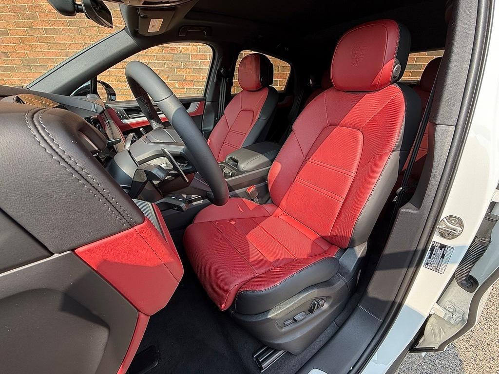 new 2025 Porsche Cayenne car, priced at $114,385