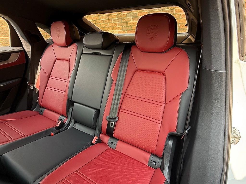 new 2025 Porsche Cayenne car, priced at $114,385