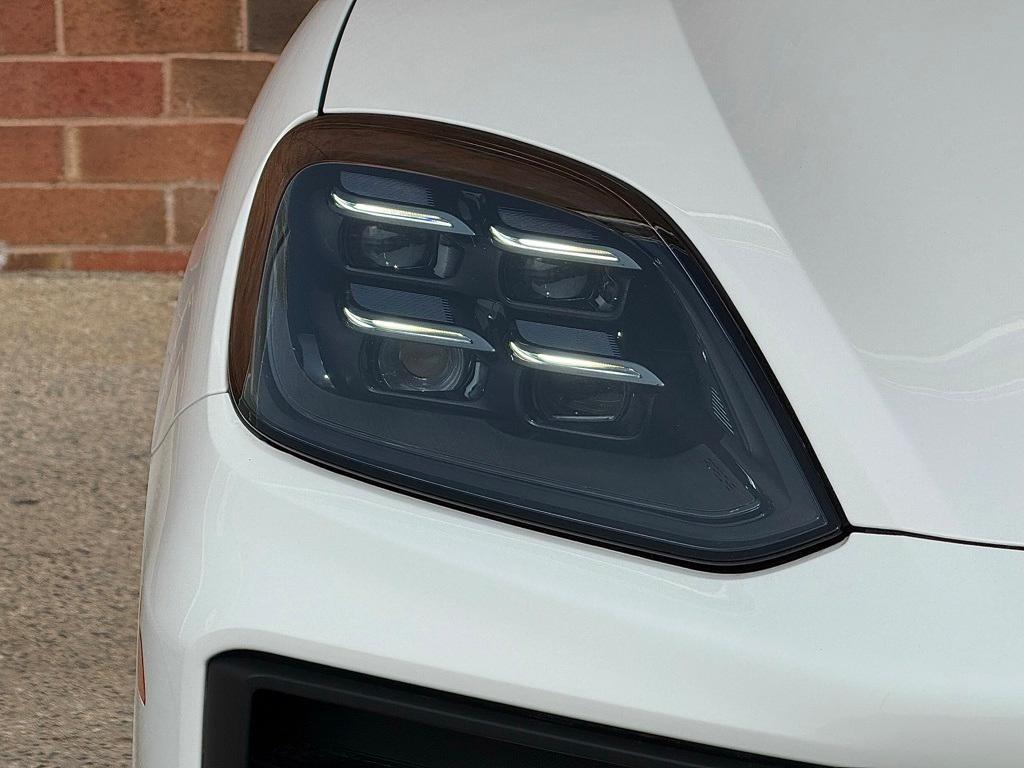 new 2025 Porsche Cayenne car, priced at $114,385