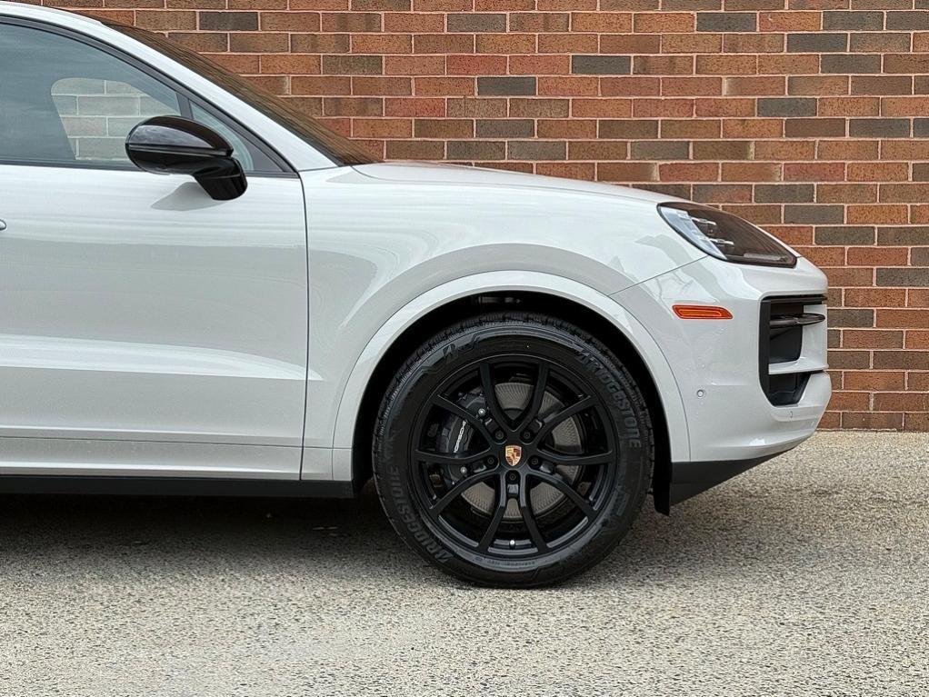 new 2025 Porsche Cayenne car, priced at $117,615
