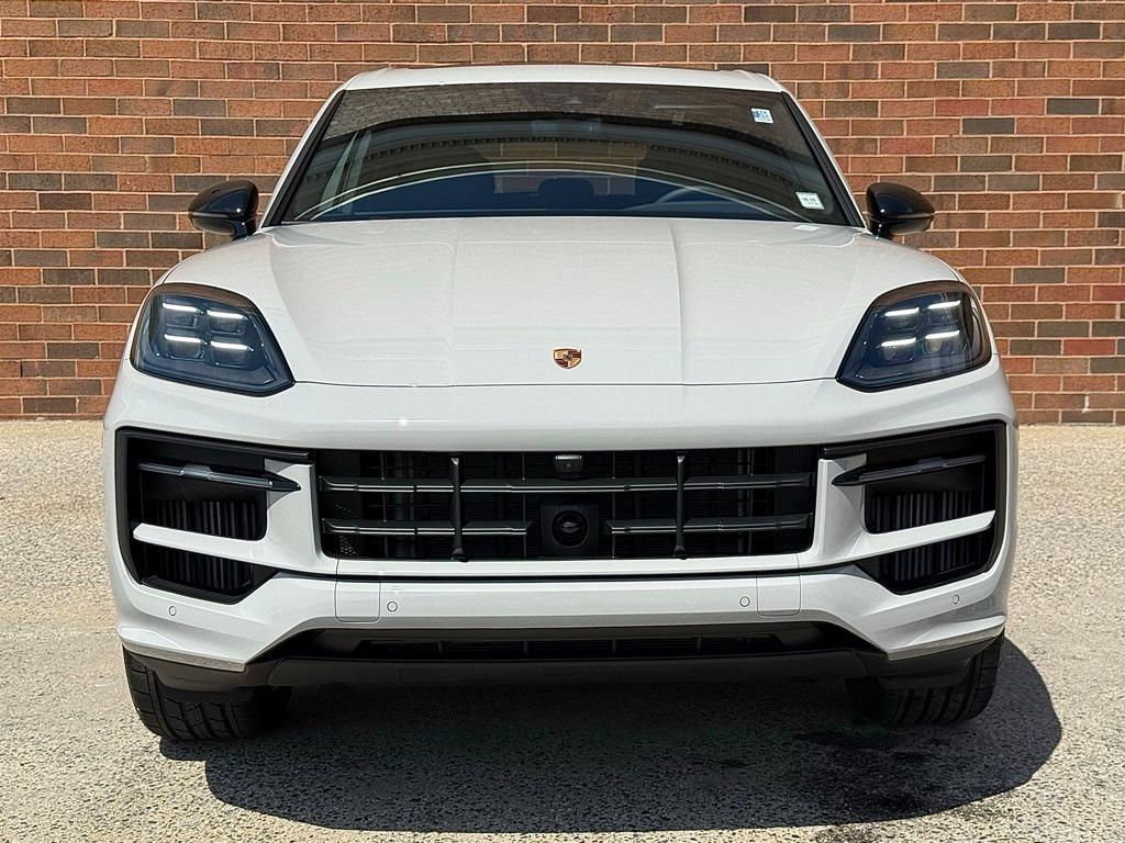 new 2025 Porsche Cayenne car, priced at $109,915