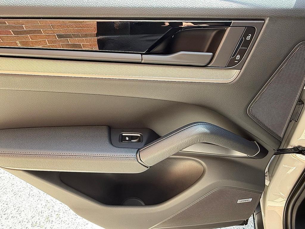 new 2025 Porsche Cayenne car, priced at $109,915