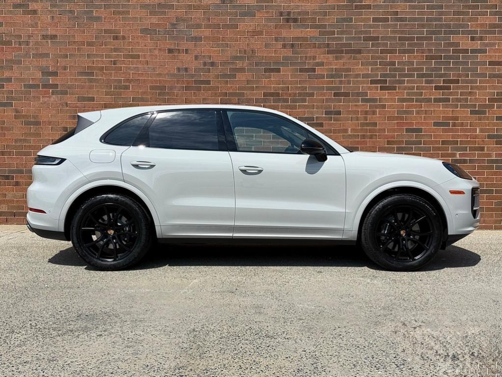 new 2025 Porsche Cayenne car, priced at $109,915
