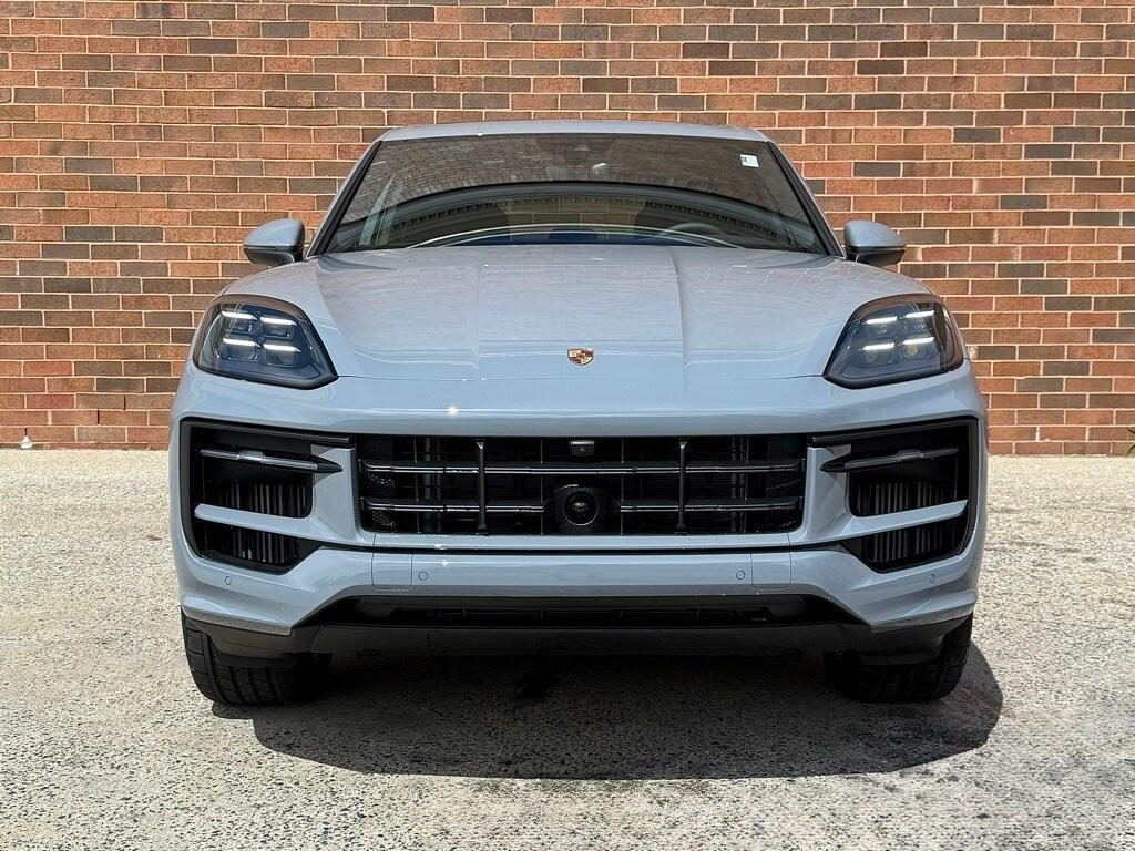 new 2025 Porsche Cayenne car, priced at $108,275