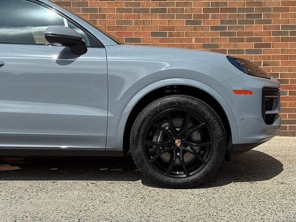 new 2025 Porsche Cayenne car, priced at $108,275