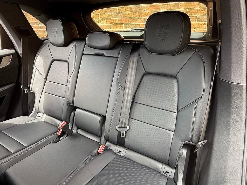 new 2025 Porsche Cayenne car, priced at $108,275
