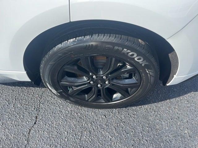 used 2022 Ford Edge car, priced at $22,995