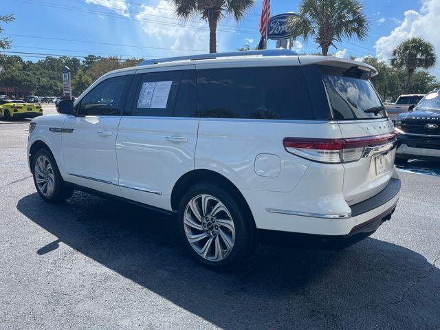 used 2022 Lincoln Navigator car, priced at $59,498