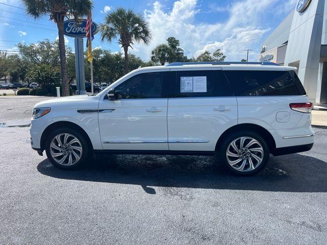 used 2022 Lincoln Navigator car, priced at $59,498