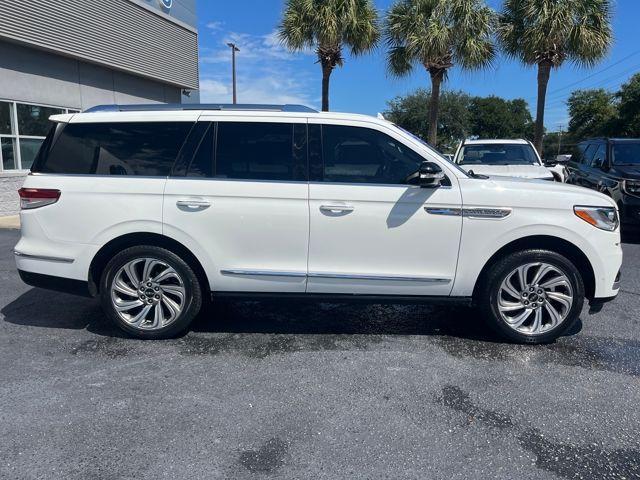used 2022 Lincoln Navigator car, priced at $59,498