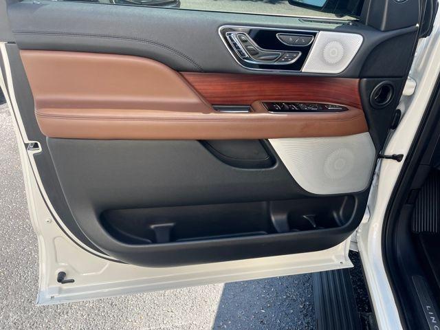 used 2022 Lincoln Navigator car, priced at $59,498