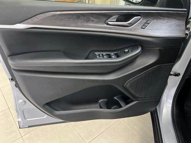 used 2024 Jeep Grand Cherokee L car, priced at $35,995