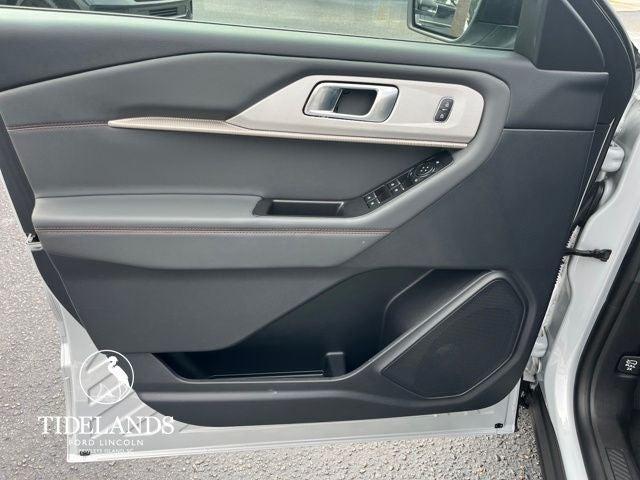 new 2025 Ford Explorer car