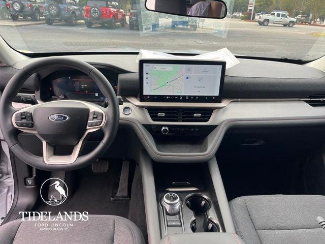 new 2025 Ford Explorer car