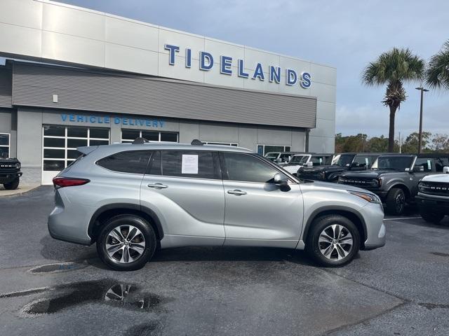 used 2020 Toyota Highlander car, priced at $26,295